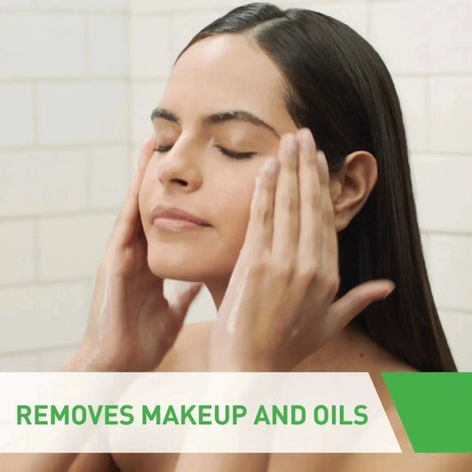 Hydrating Facial Cleanser With Ceramides And Hyaluronic Acid